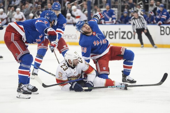 Rangers podepsali veterána Rileyho Smithe, aby zlepšili tým